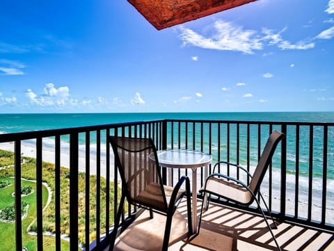 Madeira Towers 601 Beach front with spectacular views 533 Condo in Redington Beach