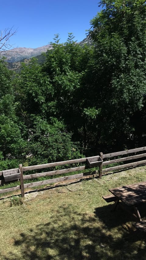 En pleine nature avec jardin Apartment in Uvernet-Fours