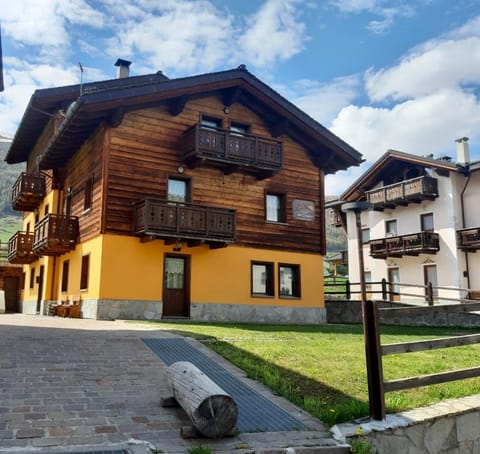 Chalet SUNFLOWER Appartamenti Condo in Canton of Grisons