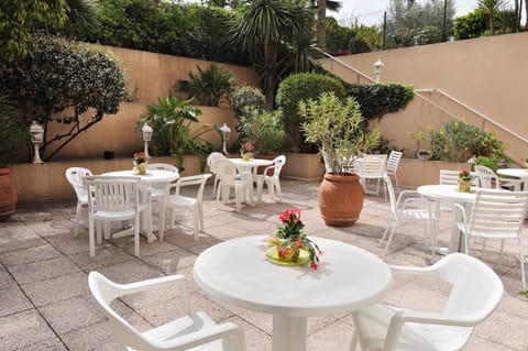 Residhotel Villa Maupassant Appart-hôtel in Cannes