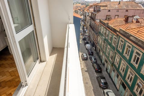 Balcony/Terrace, Street view