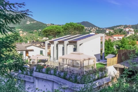 Property building, Day, Natural landscape, BBQ facilities, Balcony/Terrace, Mountain view