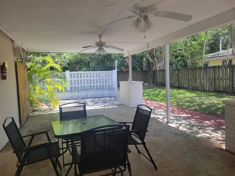 Apt with Backyard Near Fort Lauderdale Beach, Nightlife, Cruise Port, Airport Condo in Fort Lauderdale