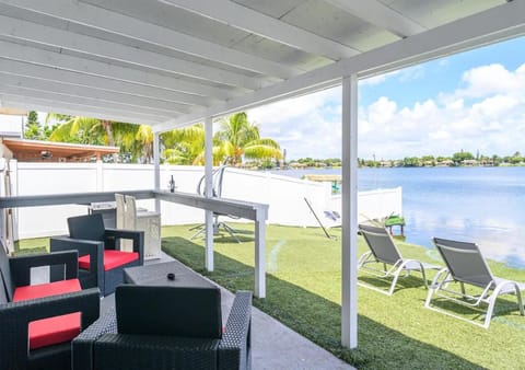 Docking Area · 3/2 Lake House - Water Activities And Docking Area House in Dania Beach