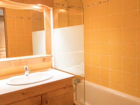 Appartement spacieux 6 personnes au pied des pistes avec WIFI et parking - FR-1-508-27 Apartment in Piedmont