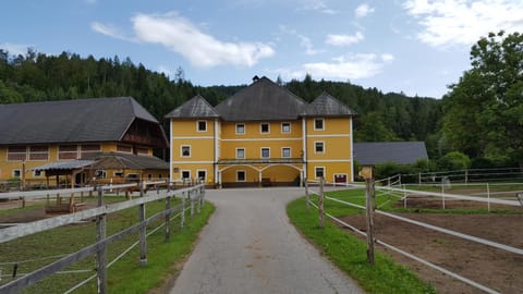 Property building, Facade/entrance