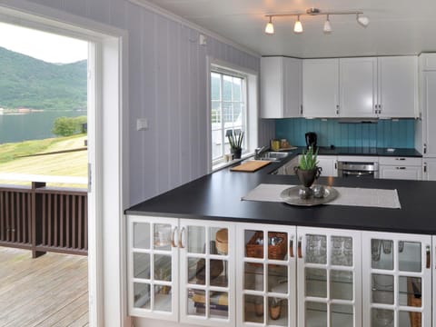 Chalet Bøgeilen - FJM303 by Interhome Chalet in Trondelag