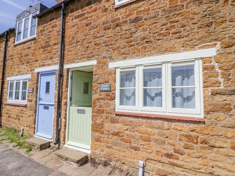 Treacle Cottage House in Cherwell District