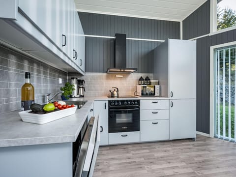 Holiday Home Skuta by Interhome House in Vestland