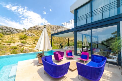 Off site, Balcony/Terrace, Mountain view, Swimming pool