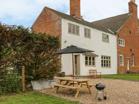 Warren House Cottage House in West Lindsey District