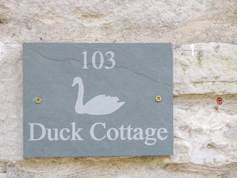 Duck Cottage House in Weymouth