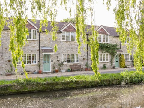 Duck Cottage House in Weymouth