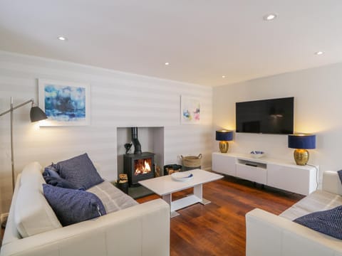 36 Sandend Village House in Scotland