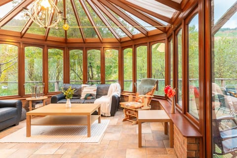 Day, Living room, Seating area, Garden view