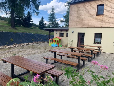 Balcony/Terrace, Kids's club