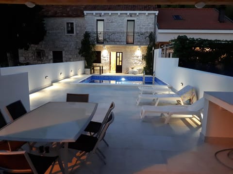 Balcony/Terrace, Swimming pool