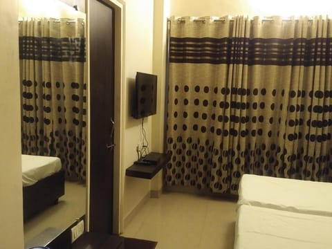 Hotel Rose Lodge Hotel in Pune