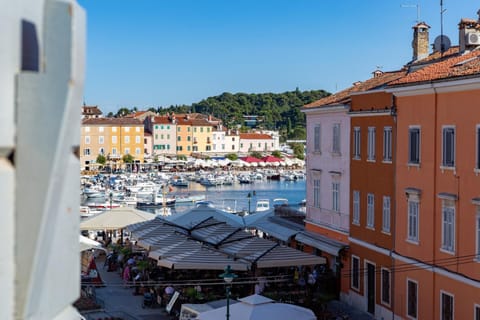 City view, Sea view