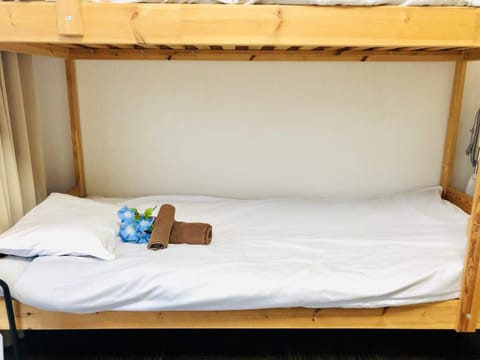 Bed, bunk bed