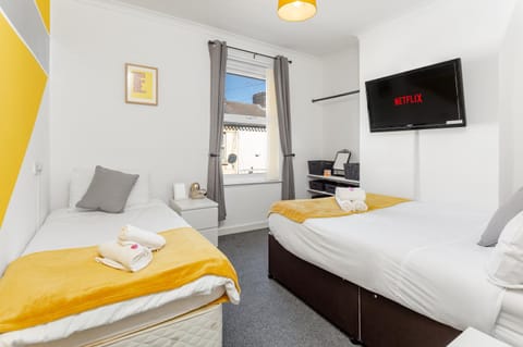 Cosy Anfield Guesthouse - FREE parking Maison in Liverpool