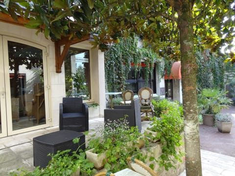 Patio, Balcony/Terrace