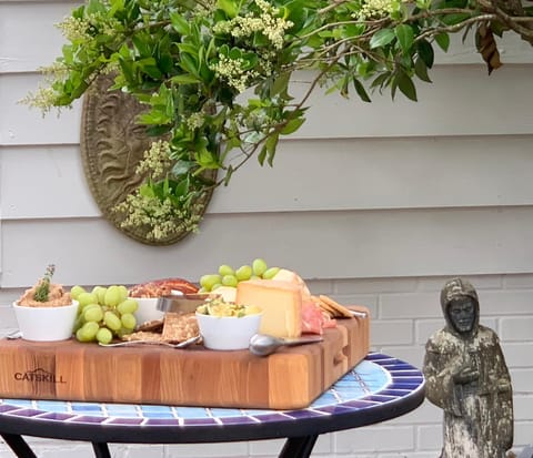 Balcony/Terrace, Food