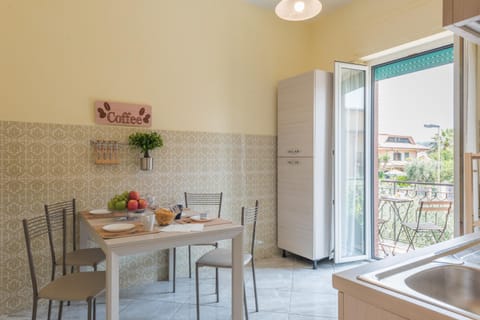 Travelershome Ciampino Rooms Bed and Breakfast in Rome