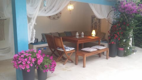 Patio, Dining area