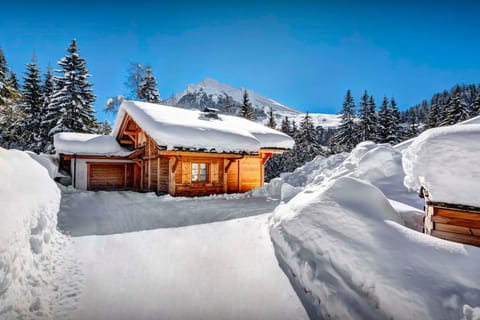 Property building, Day, Natural landscape, Winter, Mountain view