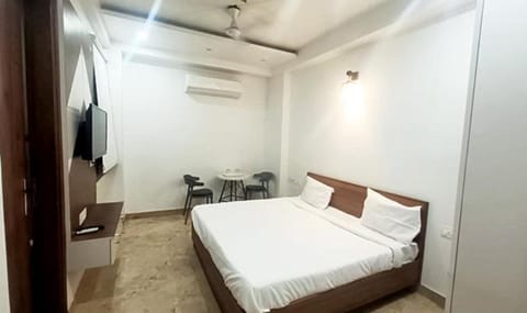 FabHotel Nyra Residency Hotel in Gurugram