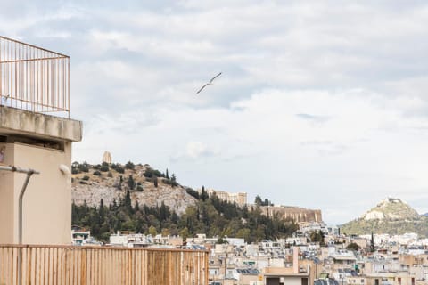 Akropolis view flat near Koukaki and Plaka Condominio in Kallithea