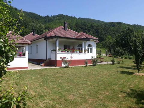 Property building, Balcony/Terrace, Garden view