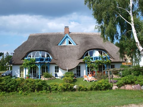 Facade/entrance, Garden