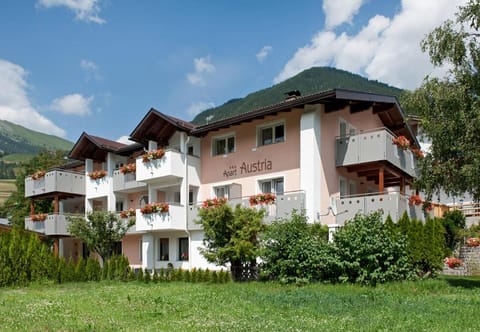 Property building, Day, Garden