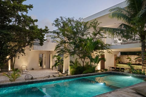 Villa in La Veleta for 16 guests House in Tulum