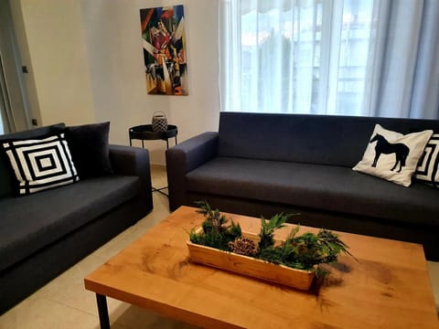Onar Luxury Apartment Condominio in Nea Peramos