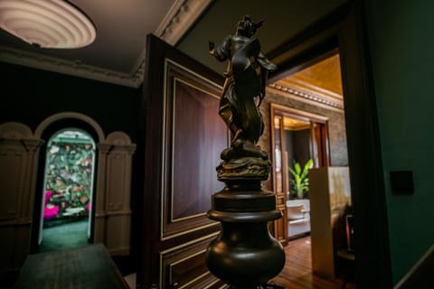 Property building, Other, Decorative detail, Guests