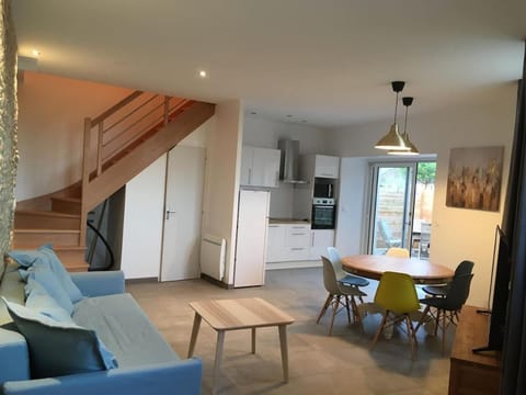 Living room, Dining area