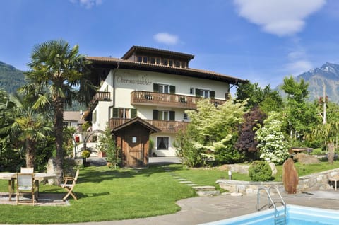 Obermaratscher Apartments Residence Apartahotel in Algund