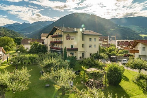 Property building, Bird's eye view, Garden, Balcony/Terrace, Mountain view