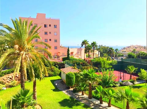 Seaview Apartment with Great Amenities & Facilities Appartement in Benalmadena