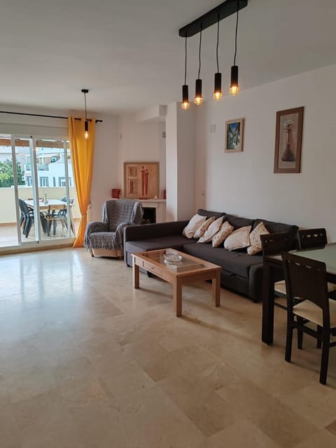Seaview Apartment with Great Amenities & Facilities Appartement in Benalmadena