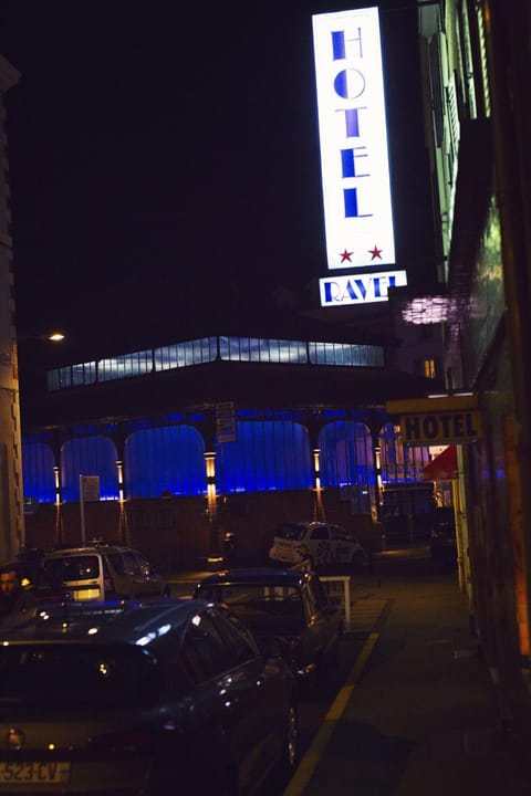 Facade/entrance, Landmark view