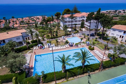 Bird's eye view, Pool view