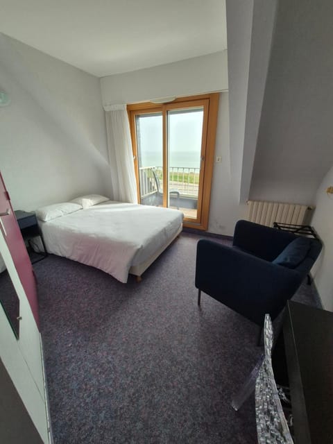 Logis Hôtel l'Albatros Hotel in Damgan