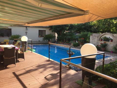 Loft, avec piscine privative et parking, à 15 minutes à pied du centre ville et à 20 mn de la mer Appartement in Castelnau-le-Lez