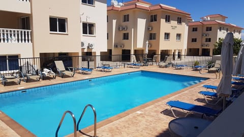 Lovely holiday home,Kapparis,2 swimming pools,Wifi Maison in Paralimni