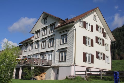 Zimmer & z'Morgä Schönenboden Bed and Breakfast in St. Gallen, Switzerland