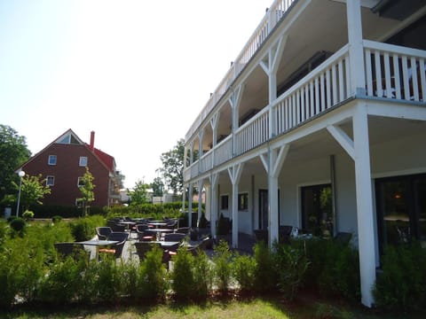 Facade/entrance, Balcony/Terrace